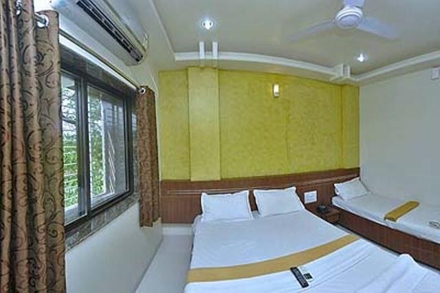 Hotel Jain Residency 舍地 客房 照片