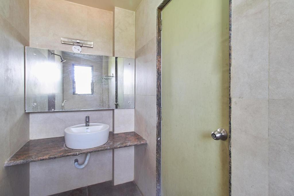 Hotel Jain Residency 舍地 外观 照片